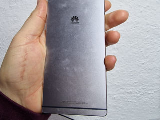 Huawei p8 titanium. Telefonu merge tot bine.