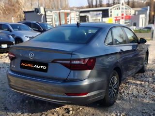 Volkswagen Jetta foto 4