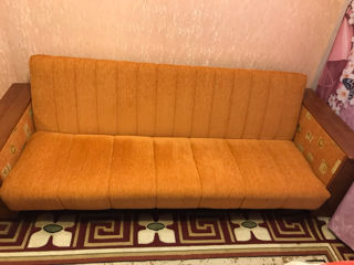 Cedez canapea / sofa in stare excelenta Продам диван раскладной в отличном состоянии фото 2