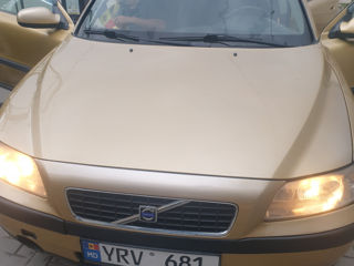 Volvo S60 foto 1