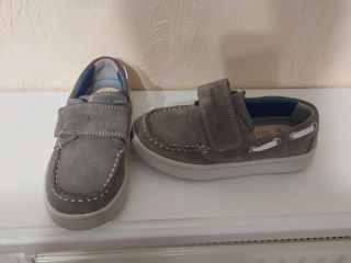 Vind pantofi noi sport/clasic ,de la Geox ,marimea 28!! foto 2