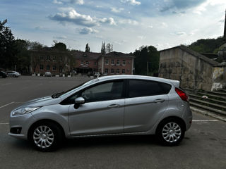 Ford Fiesta foto 4