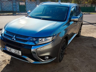 Mitsubishi Outlander foto 2