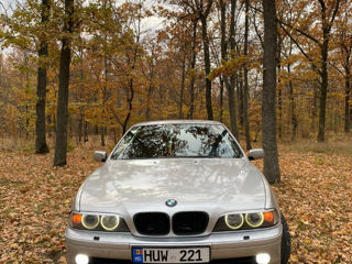 BMW 5 Series foto 3