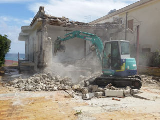Servicii de demolare a constructiilor
