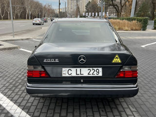 Mercedes E-Class foto 4