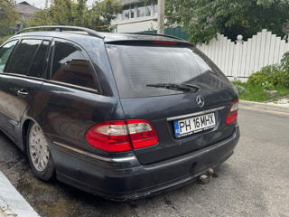 Mercedes E-Class foto 2