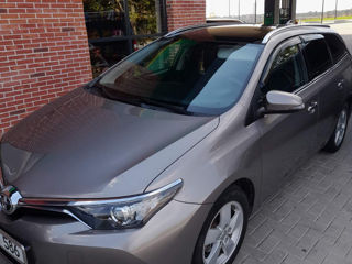 Toyota Auris foto 1