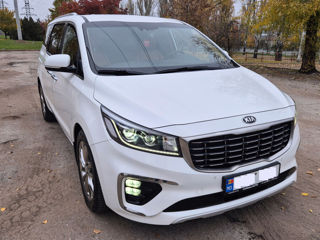 KIA Carnival foto 2