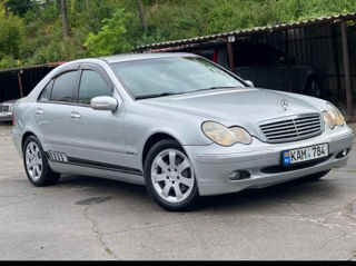 Mercedes C-Class foto 5