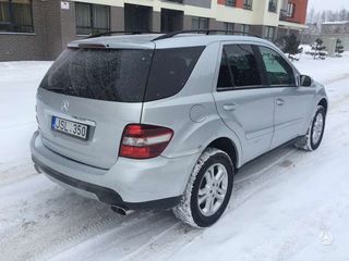 Mercedes ML Class foto 1