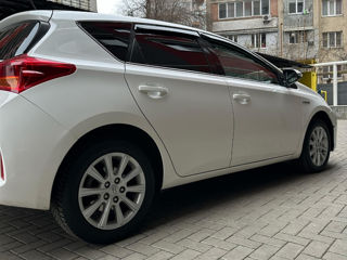 Toyota Auris foto 2