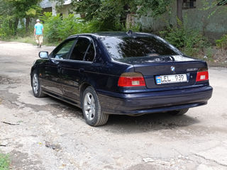 BMW 5 Series foto 3