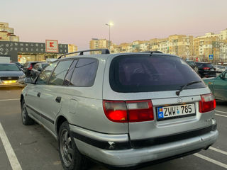 Toyota Carina foto 4