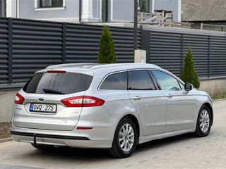 Ford Mondeo foto 2