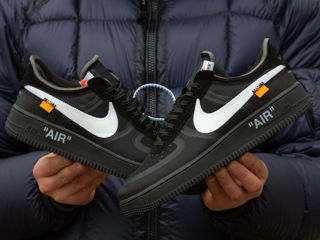 Nike Air Force 1 Low Black x Off-White foto 1