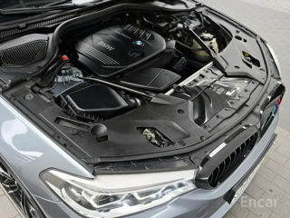 BMW 5 Series foto 6