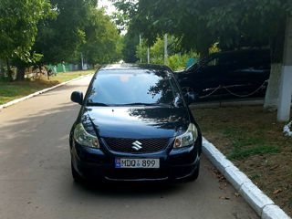 Suzuki SX4 foto 1