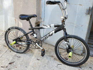 Vînd bicicleta BMX