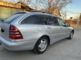 Mercedes C-Class foto 6