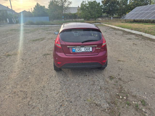 Ford Fiesta foto 7