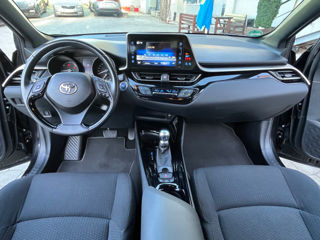 Toyota C-HR foto 10