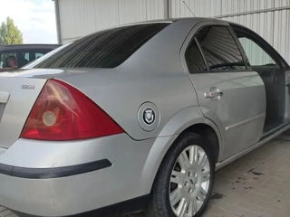 Ford Mondeo foto 2