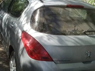 Peugeot 308 1,6 HDI . 2009 g.  110 losadoc. - na zap.casti ! foto 3