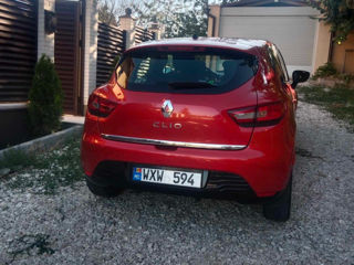 Renault Clio foto 1