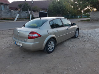 Renault Megane foto 2