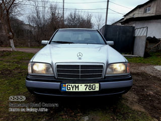 Mercedes C-Class foto 3