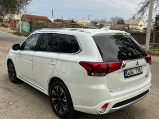 Mitsubishi Outlander foto 4