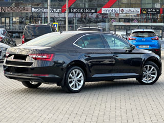 Skoda Superb foto 4