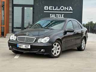 Mercedes C-Class foto 1