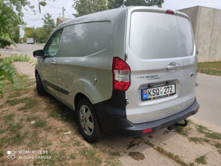 Ford Transit Courier foto 2