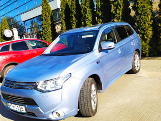 Mitsubishi Outlander foto 2