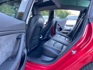 Tesla Model 3 foto 14