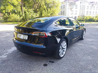 Tesla Model 3 foto 2