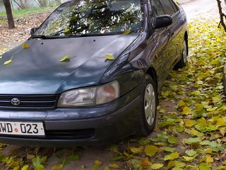 Toyota Carina foto 4