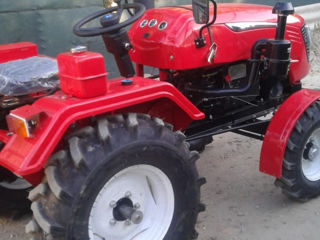 Vînd tractor Aproximativ NOU! foto 5