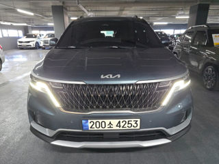 KIA Carnival foto 2