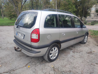 Opel Zafira foto 3