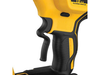 Capsator Cu Baterie Dewalt Dcn682D2 foto 5