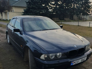 BMW 5 Series foto 8