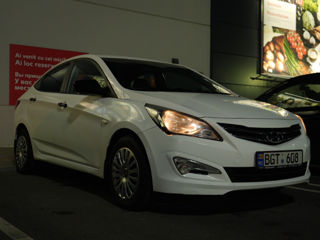 Hyundai Accent foto 1