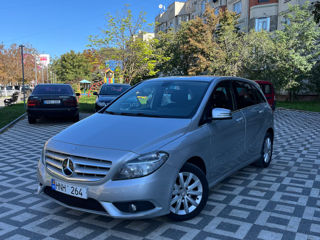 Mercedes B-Class foto 1