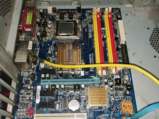 Gigabite+Intel Core Duo 2.66 foto 1