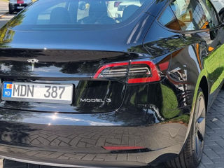 Tesla Model 3 foto 9