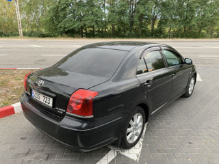 Toyota Avensis foto 4