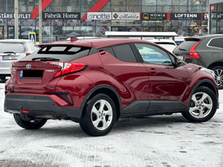 Toyota C-HR foto 4